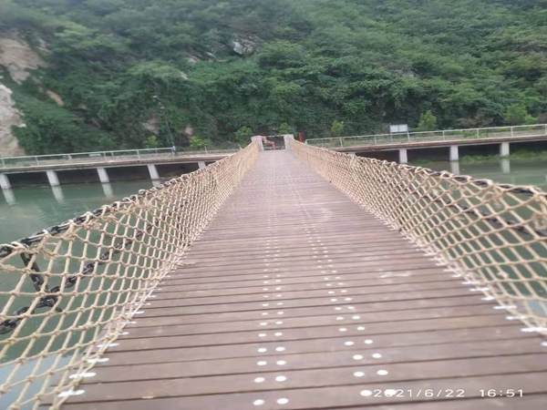防腐木吊桥安装